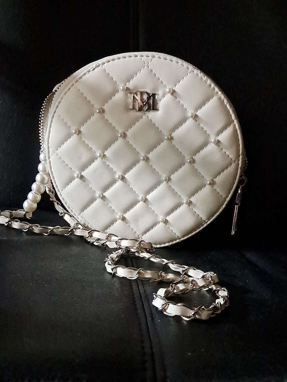 NWOT Badgley Mischka Cream Quilted Round Mini Bag with Pearl Chain